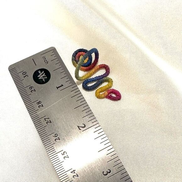 Colorful snake threaded ring - Picture 6 of 7